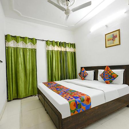 Hotel Fabexpress Diamond Sec 45 Chandīgarh Exteriér fotografie