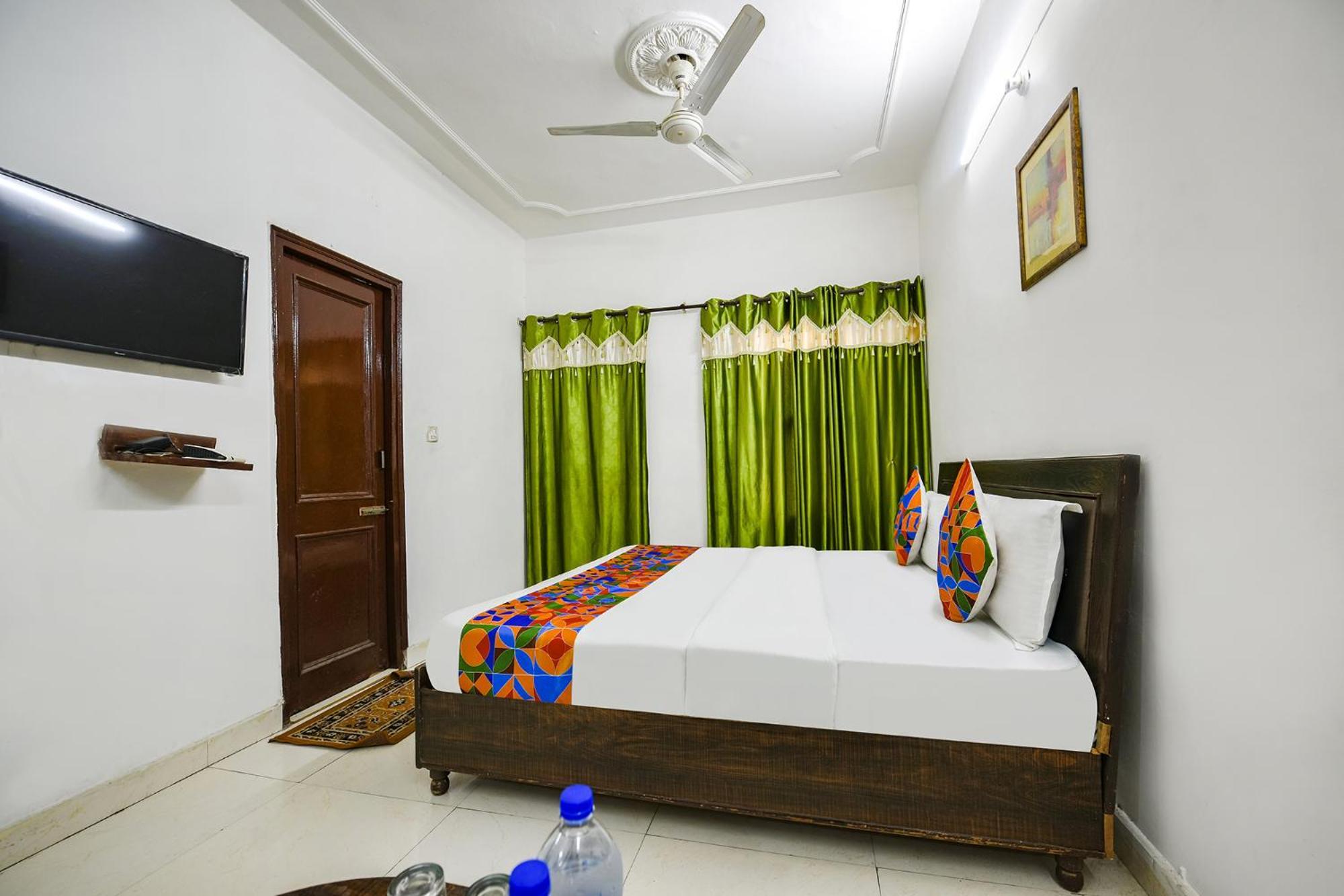 Hotel Fabexpress Diamond Sec 45 Chandīgarh Exteriér fotografie