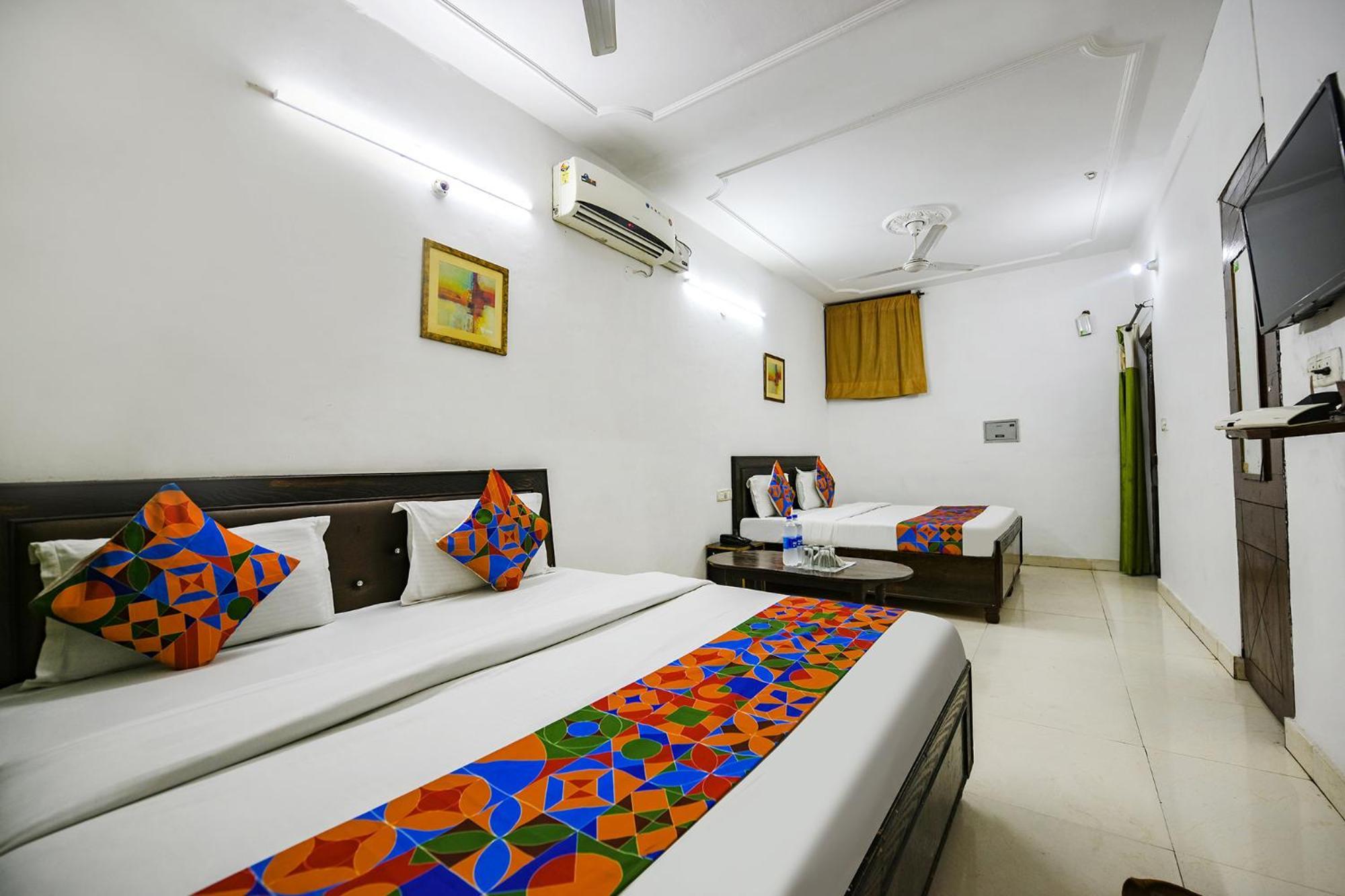 Hotel Fabexpress Diamond Sec 45 Chandīgarh Exteriér fotografie
