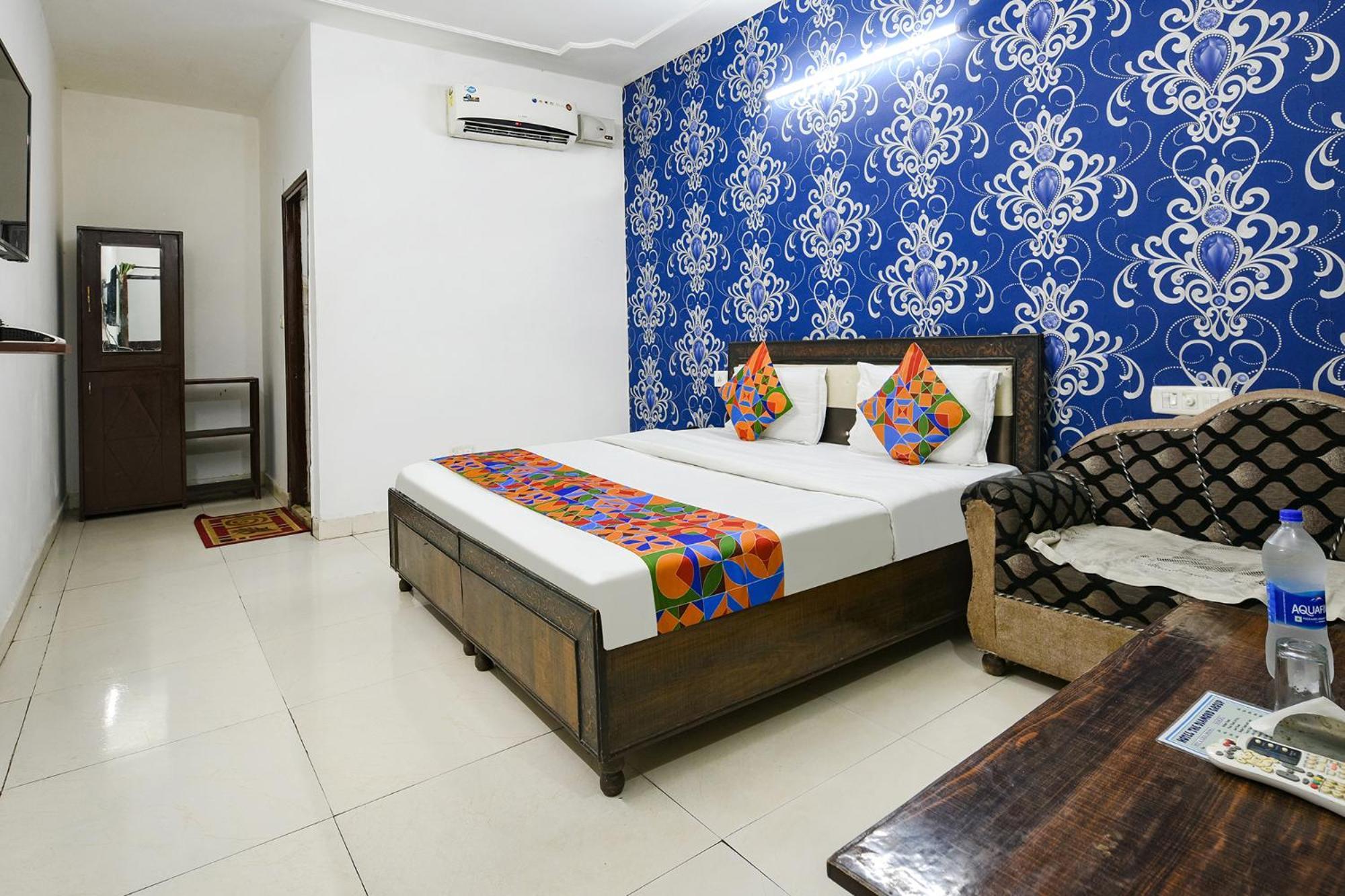 Hotel Fabexpress Diamond Sec 45 Chandīgarh Exteriér fotografie