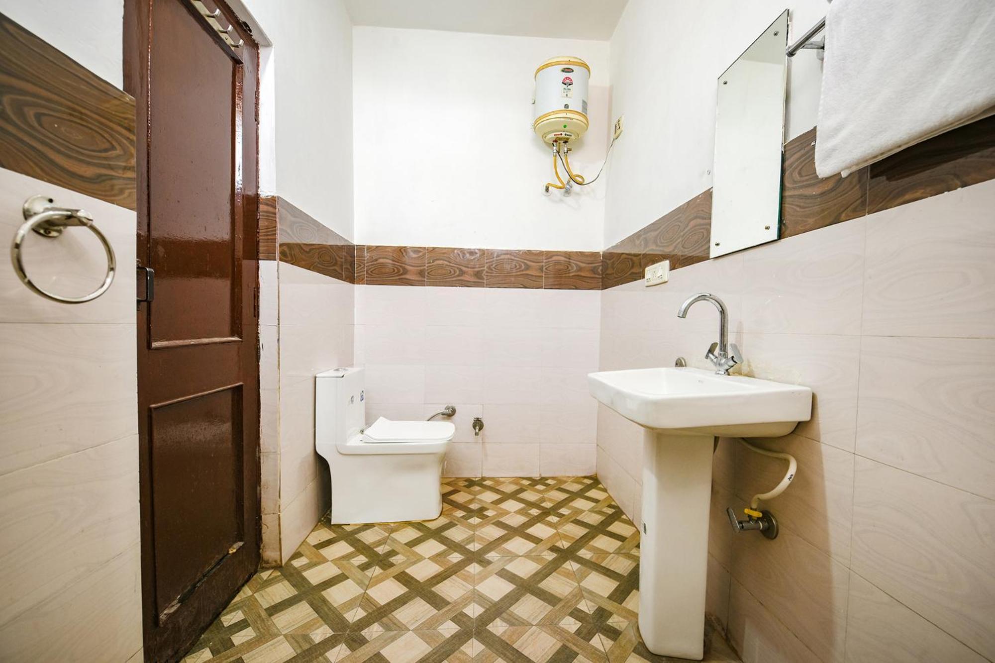 Hotel Fabexpress Diamond Sec 45 Chandīgarh Exteriér fotografie