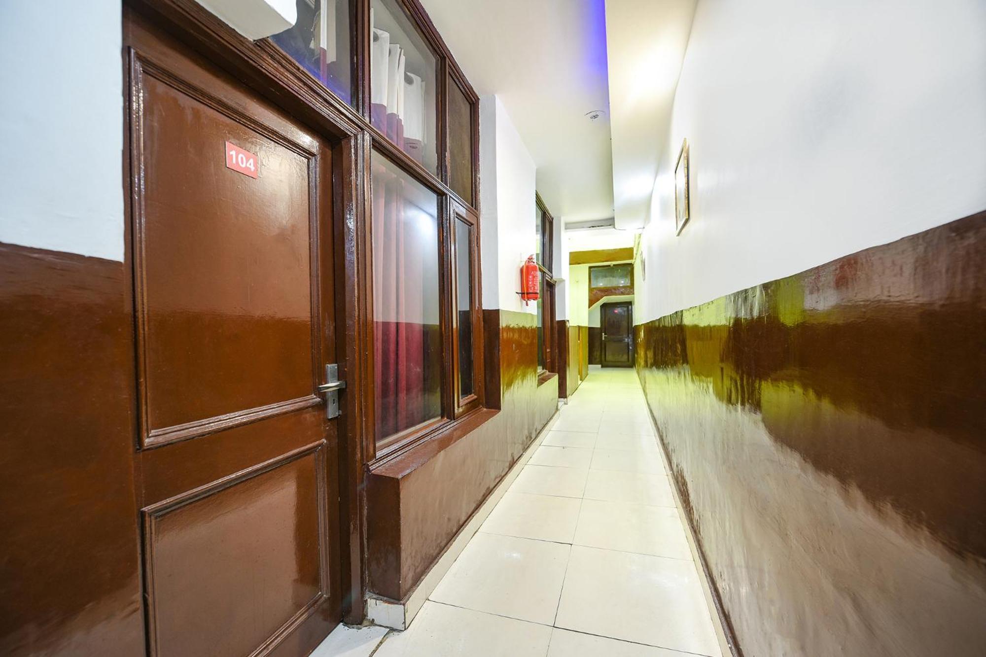 Hotel Fabexpress Diamond Sec 45 Chandīgarh Exteriér fotografie