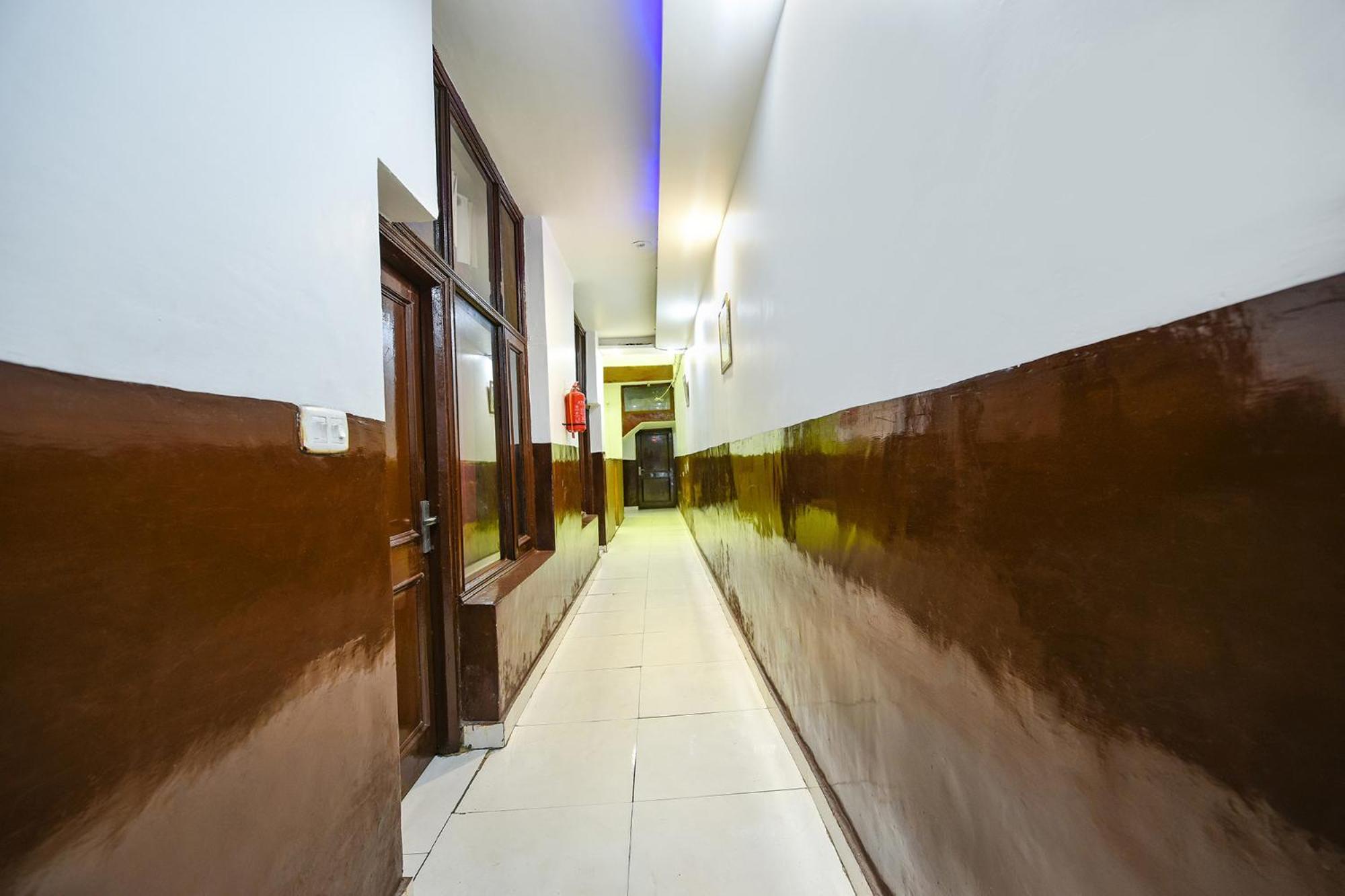 Hotel Fabexpress Diamond Sec 45 Chandīgarh Exteriér fotografie