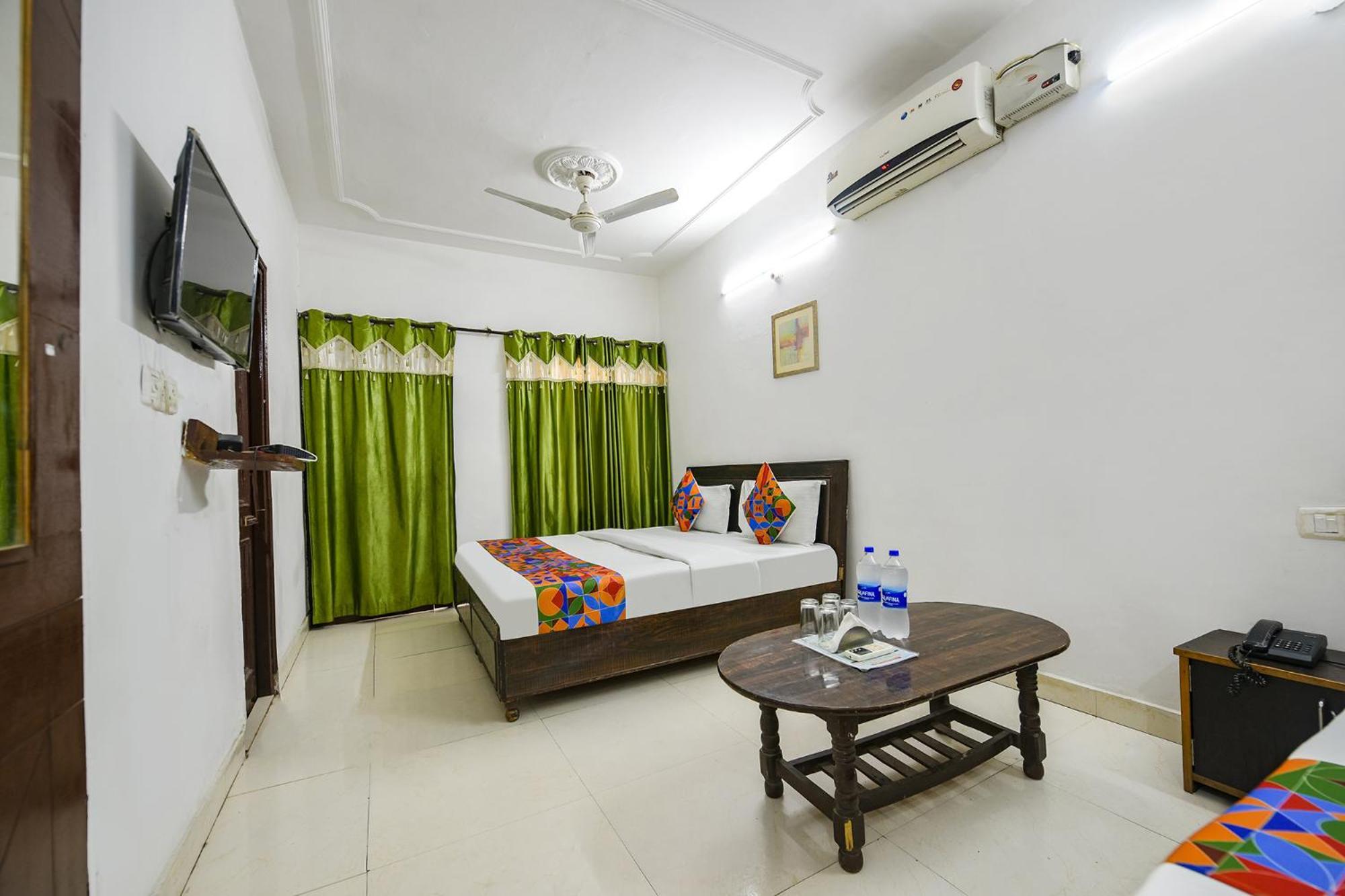 Hotel Fabexpress Diamond Sec 45 Chandīgarh Exteriér fotografie