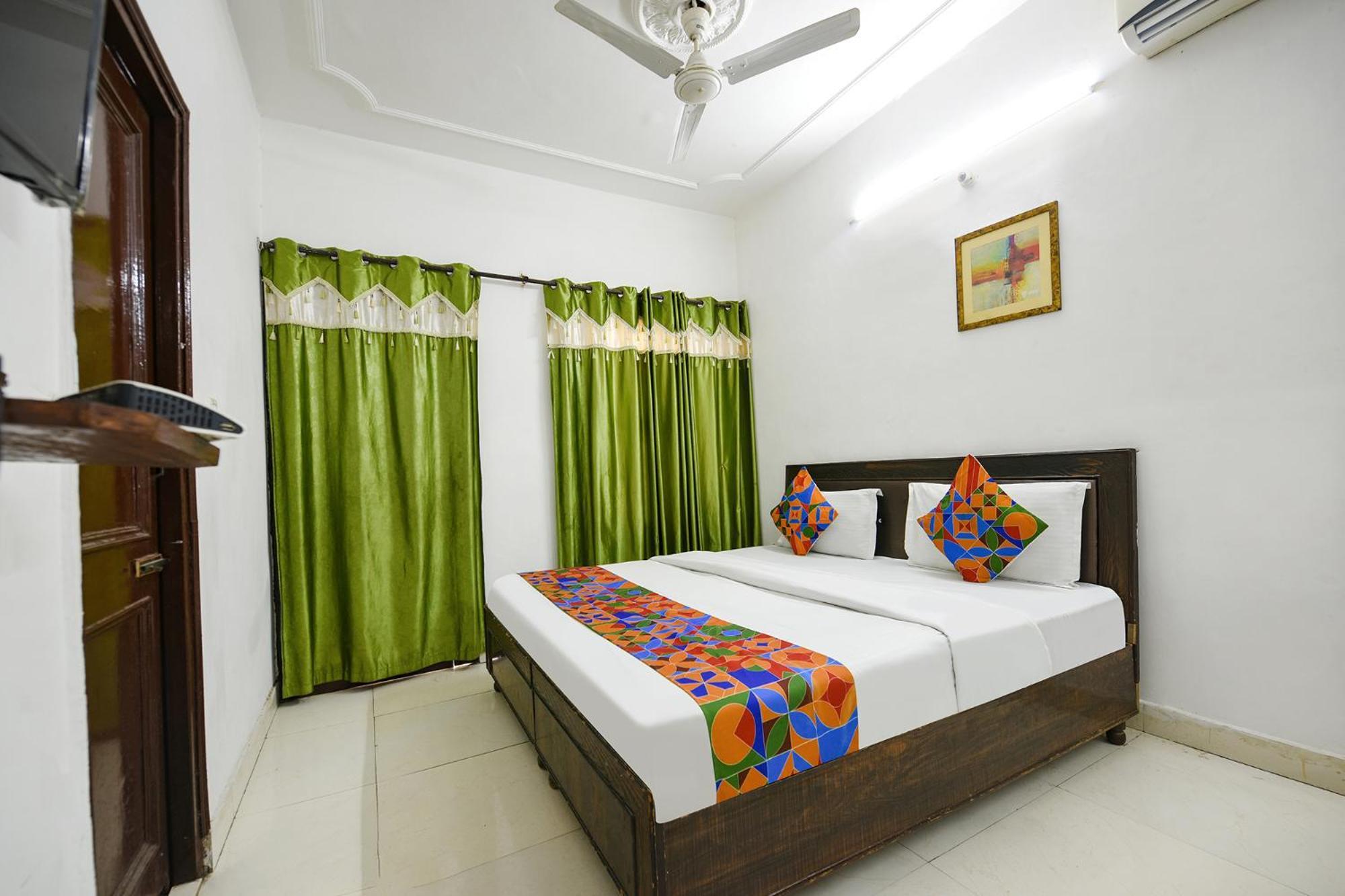 Hotel Fabexpress Diamond Sec 45 Chandīgarh Exteriér fotografie
