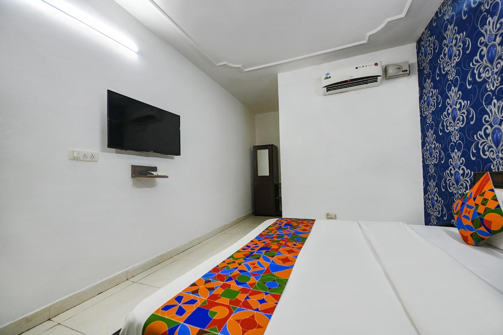 Hotel Fabexpress Diamond Sec 45 Chandīgarh Exteriér fotografie