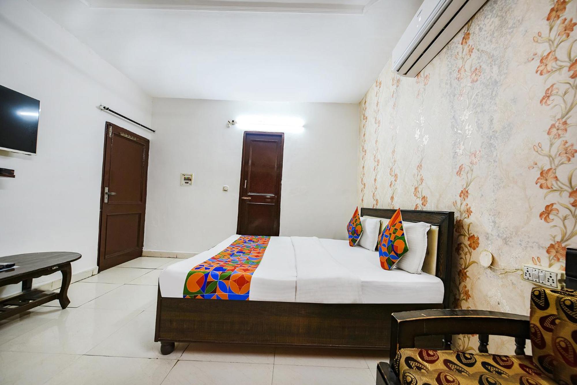Hotel Fabexpress Diamond Sec 45 Chandīgarh Exteriér fotografie