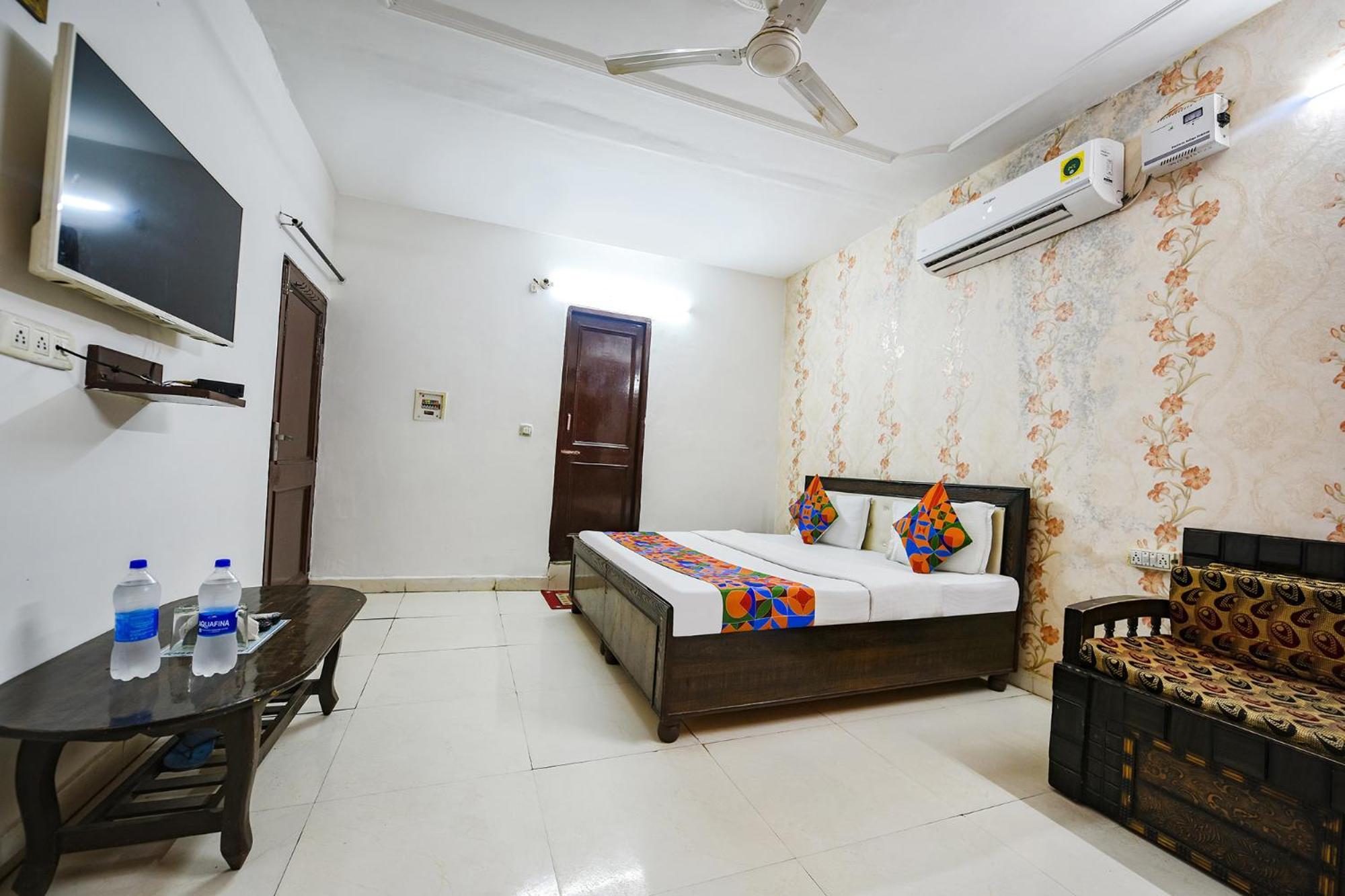 Hotel Fabexpress Diamond Sec 45 Chandīgarh Exteriér fotografie