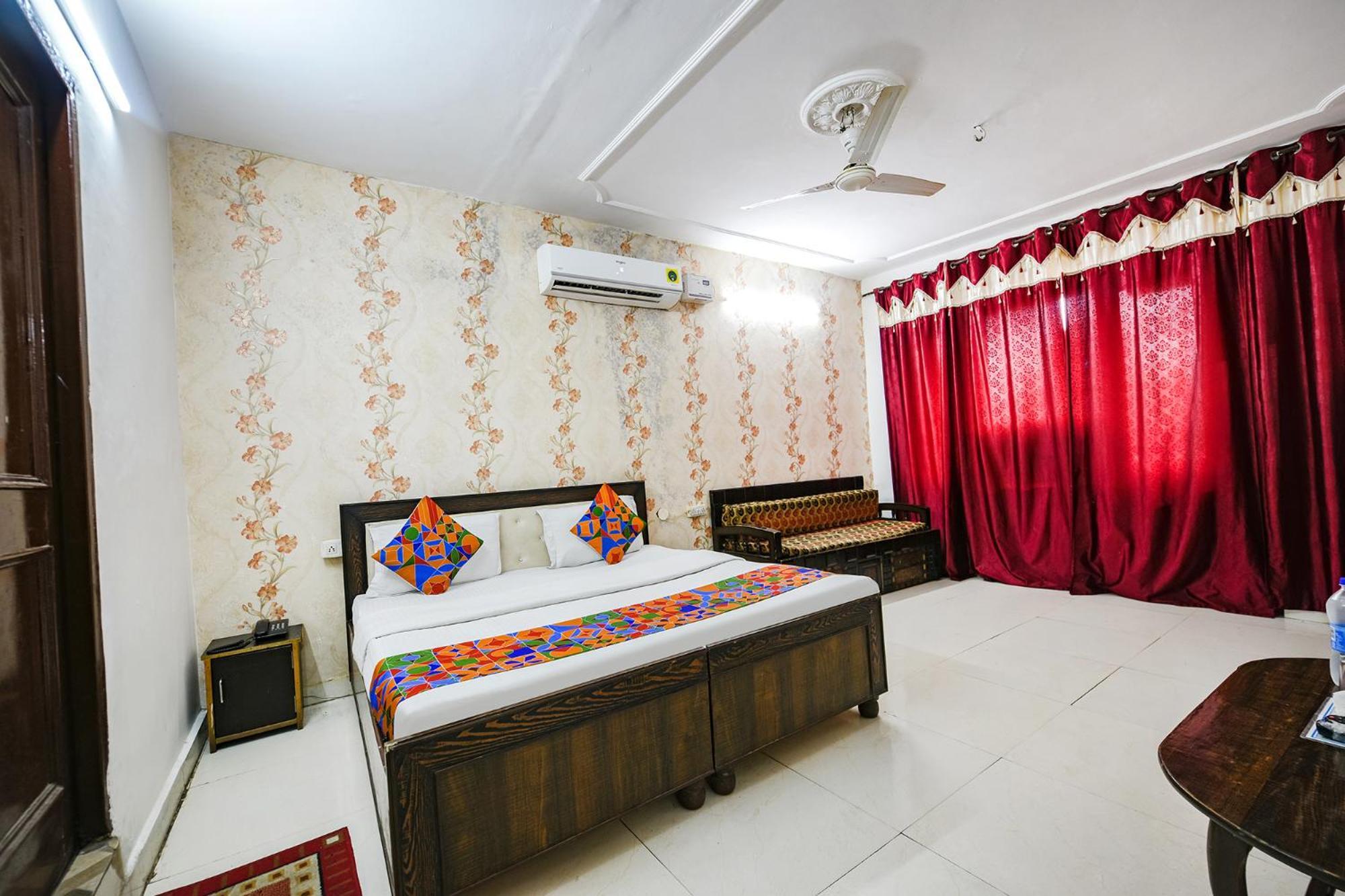 Hotel Fabexpress Diamond Sec 45 Chandīgarh Exteriér fotografie